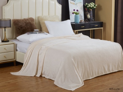 Плед Cleo "Luna" полуторный 150*200 в атласной ленте (150/005-LUN/LA, Оригинальное, Молочный) Плед Cleo "Luna" полуторный 150*200 в атласной ленте (150/005-LUN/LA, Оригинальное, Молочный)